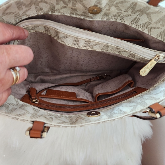 MICHAEL Michael Kors Vanilla Harper - Picture 6 of 16